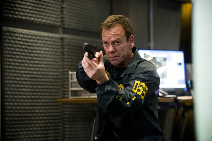 Sur qui Jack Bauer pointe-t-il son arme ? (Kiefer Sutherland) 