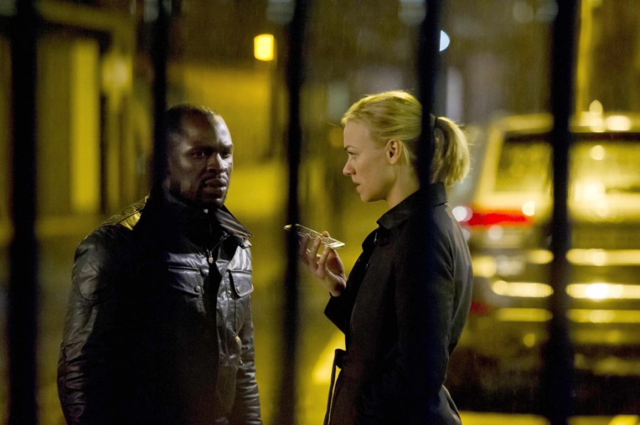Erik Ritter (Gbenga Akinnagbe) et Kate Morgan (Yvonne Strahovski)